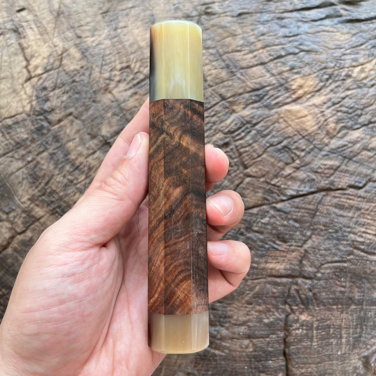I- Dark Curly Rosewood Wa handle with marble horn 145mm