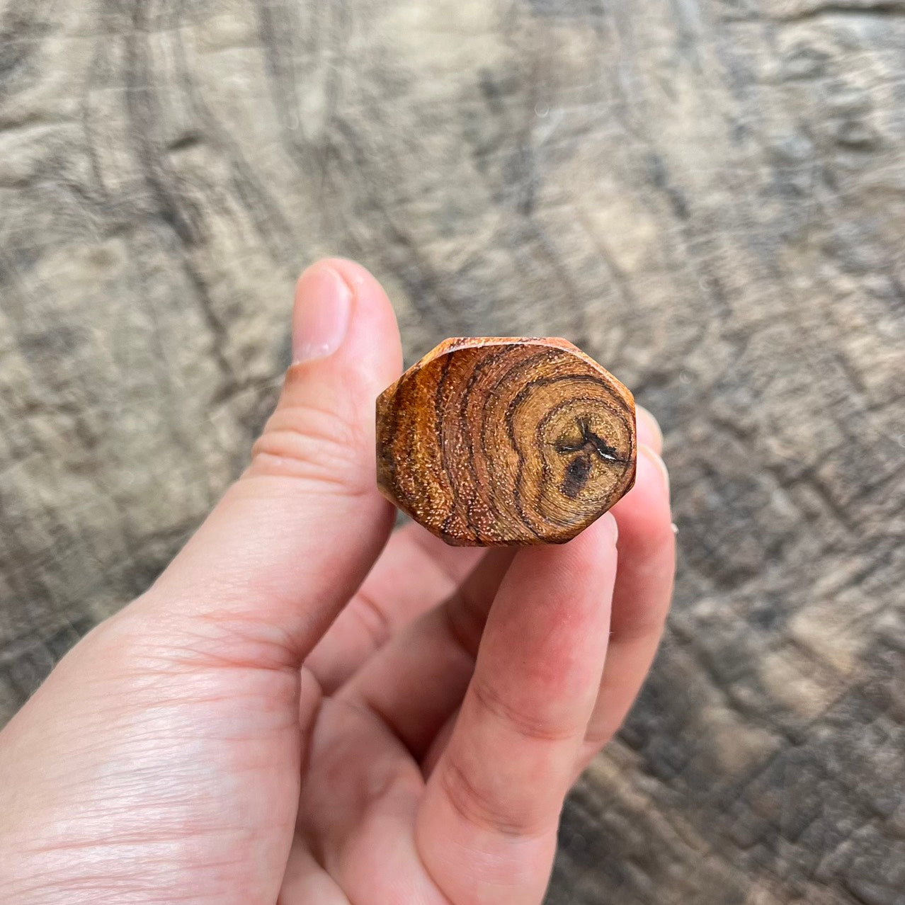 I- 11 Eye Huanghuali wood wa handle with blue hand drawing line- 140mm