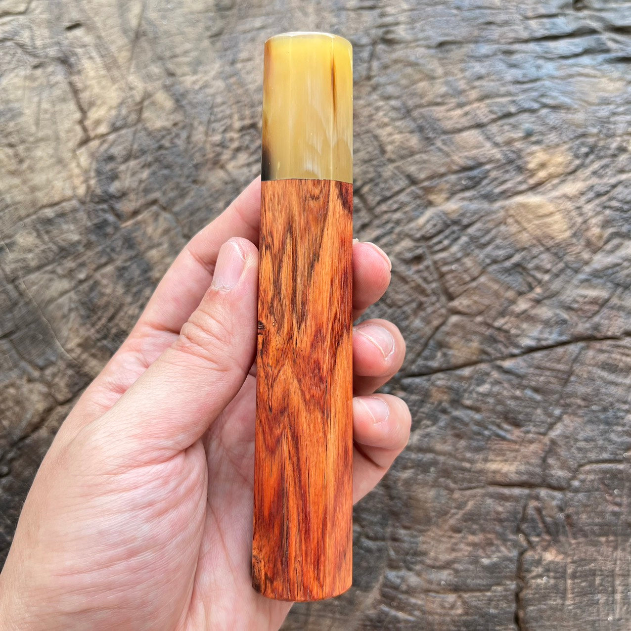 I- Rare Red Huanghuali Wa handle with marble horn ferrule - 140mm