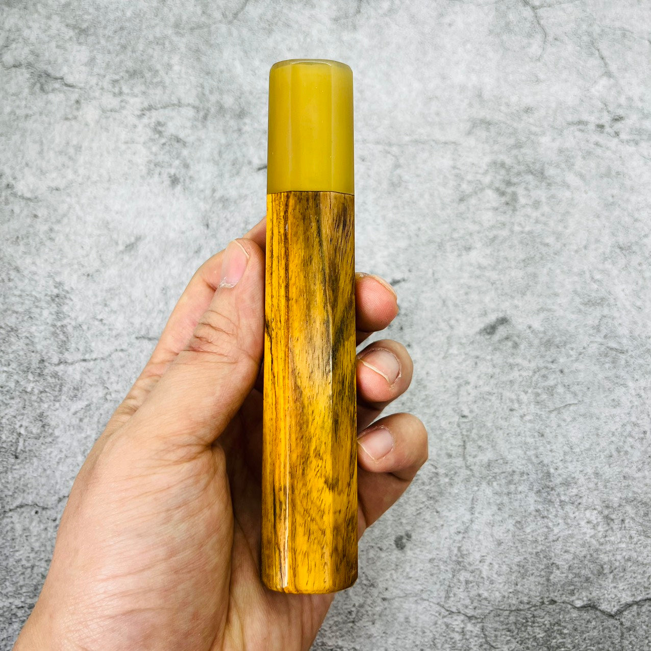 I-Siamese Yellow Rosewood Wa handle with marble horn ferrule, 135mm