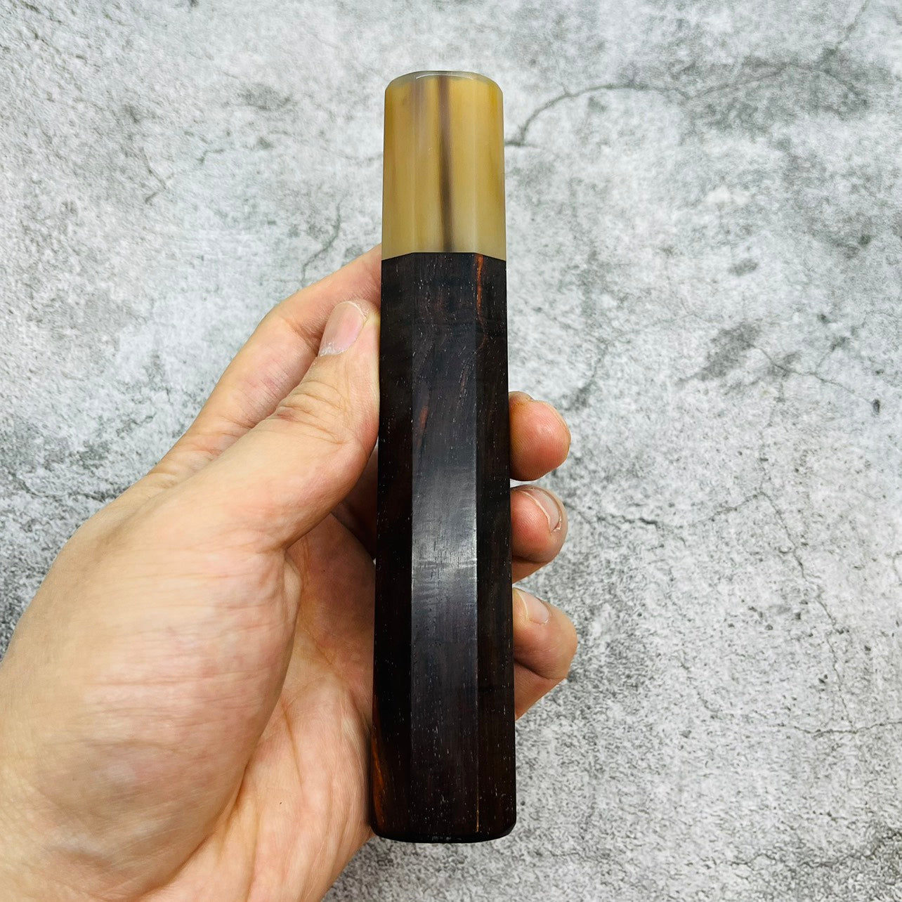 I- Siamese Rosewood Black red Wa handle with marble horn, 145mm