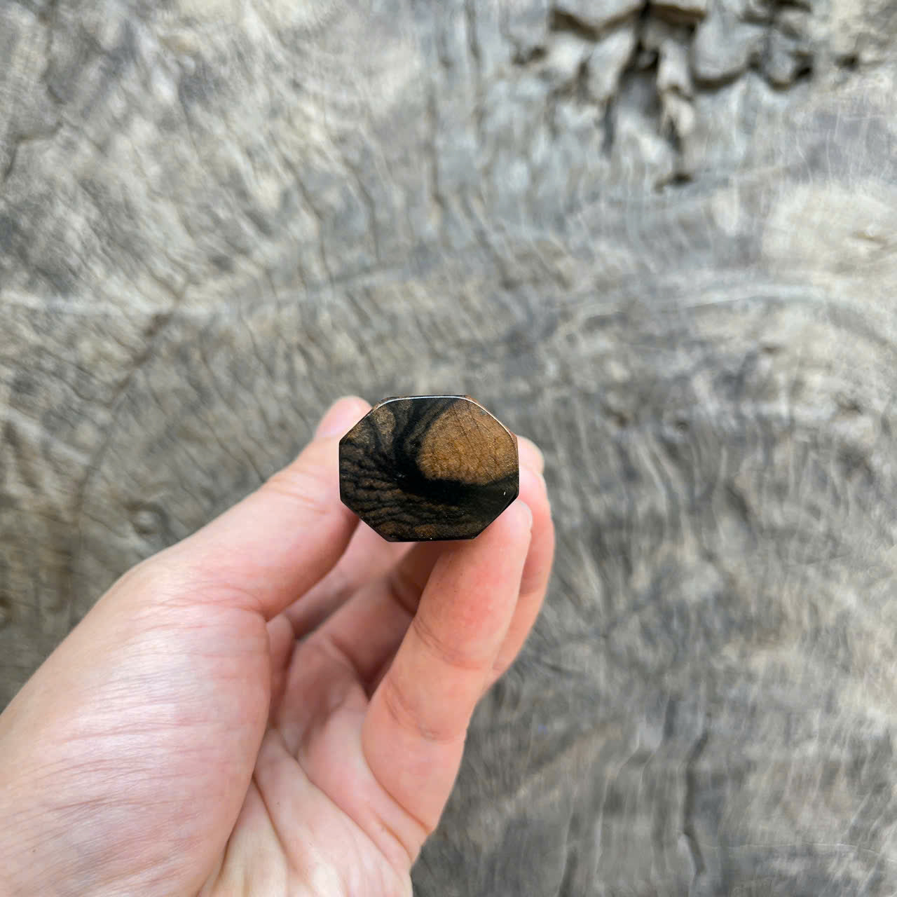 I- 8 Black White Ebony Wa handle, black horn ferrule, 135 mm