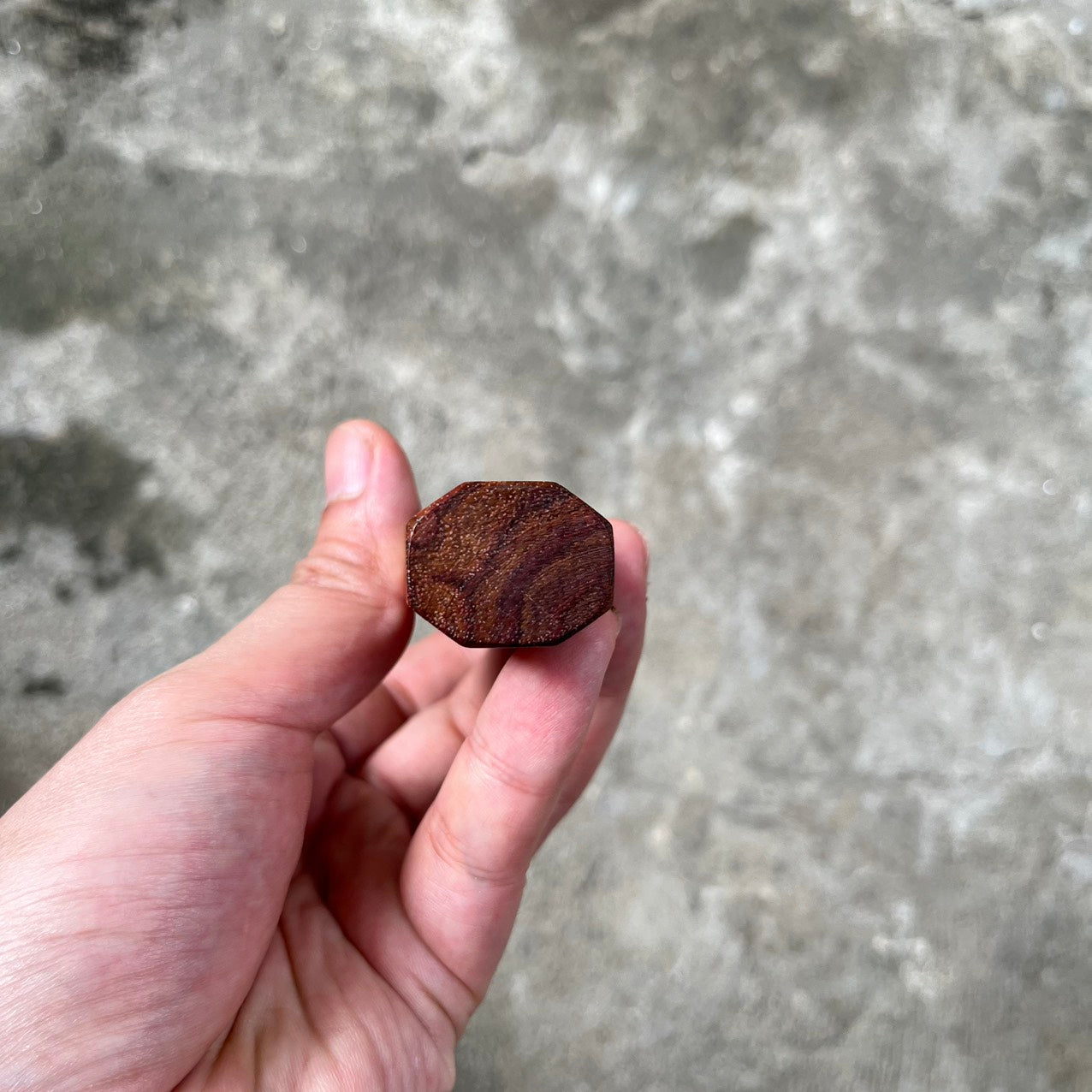 I- 4 Old Huanghuali Wa handle with ivory horn- 130mm