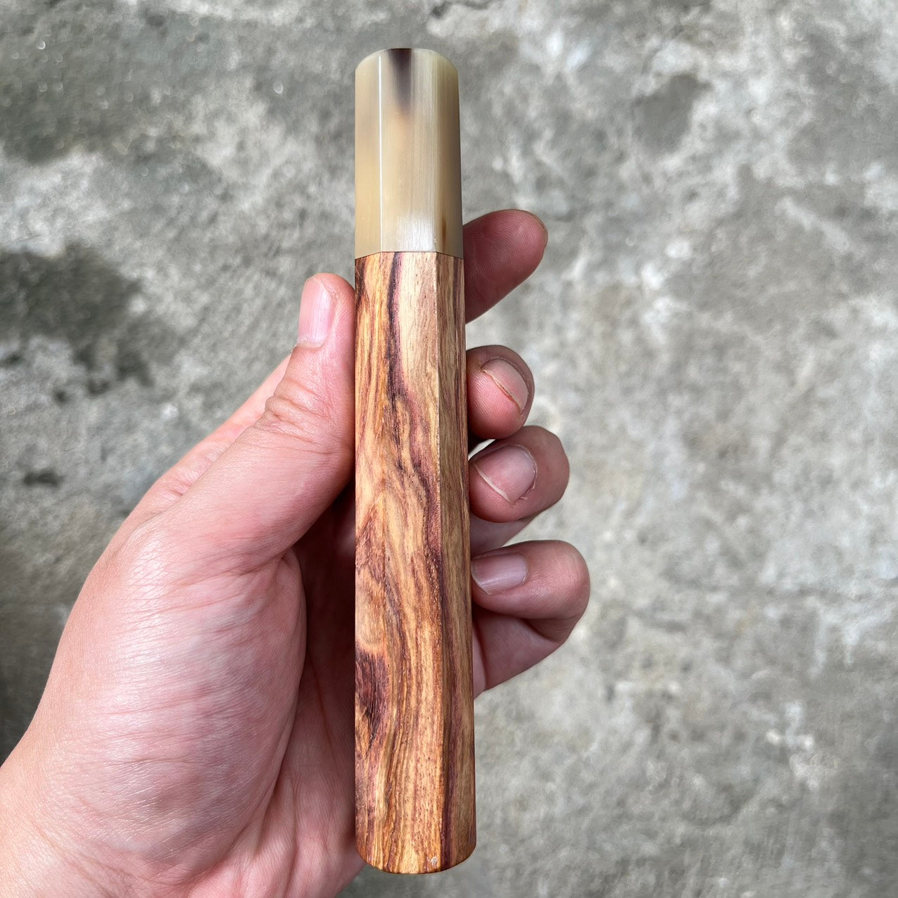 I- 7 Old Huanghuali Wa handle with white horn ferrule 145mm