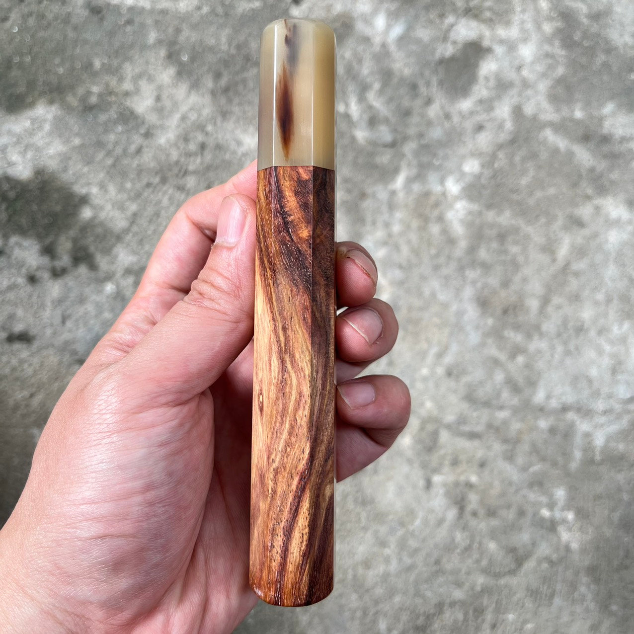 I- 7 Old Huanghuali Wa handle with white horn ferrule 145mm
