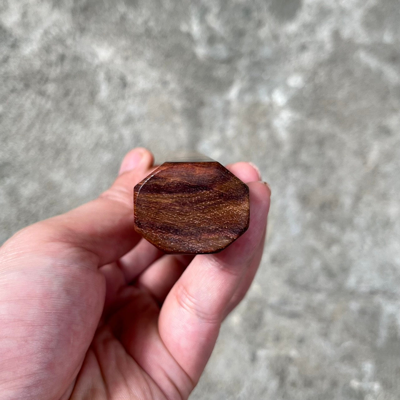 I- 7 Old Huanghuali Wa handle with white horn ferrule 145mm