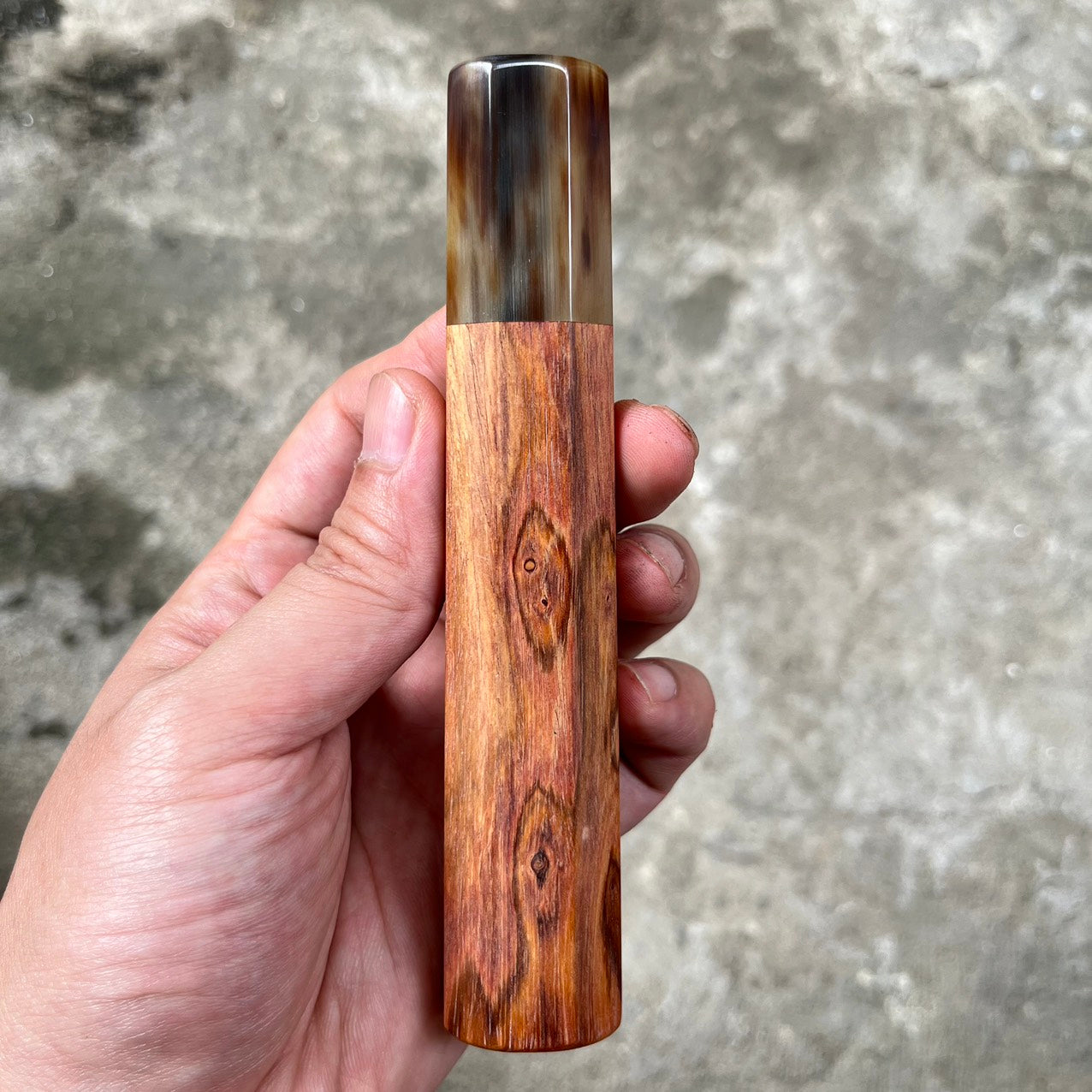 I- 8 Huanghuali wa handle with marble horn - 140mm