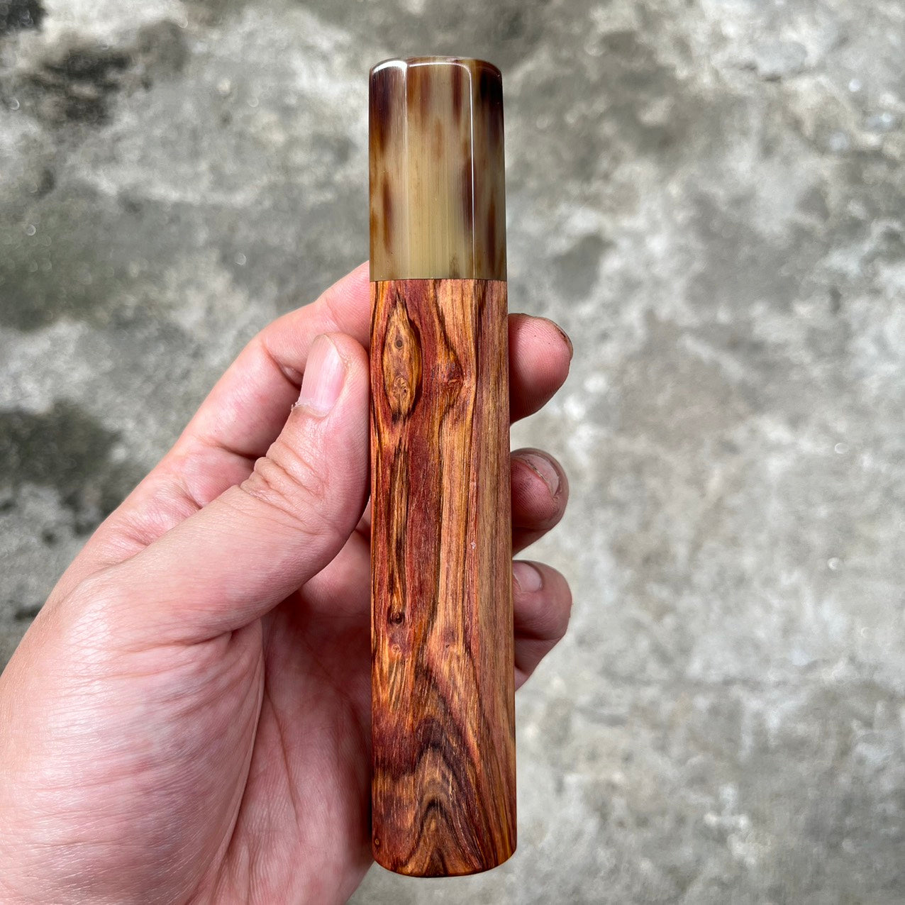 I- 8 Huanghuali wa handle with marble horn - 140mm