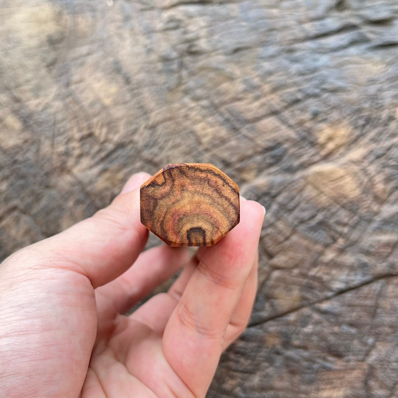 I- Devil Eye Huanghuali wood Wa handle with marble horn - 140mm