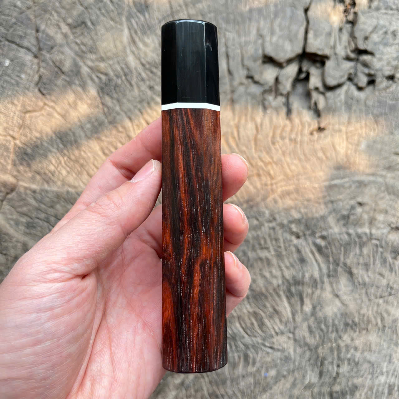 I -Siamese Rosewood Wa handle, Black horn ferrule, white spacer- 140mm