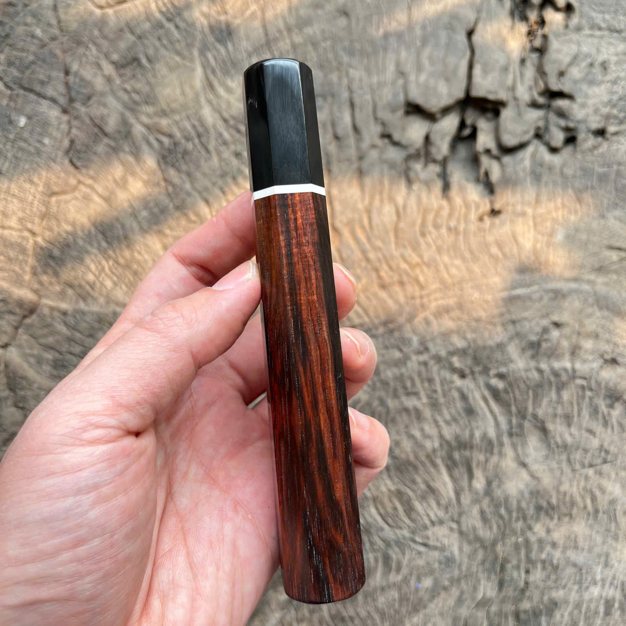 I -Siamese Rosewood Wa handle, Black horn ferrule, white spacer- 140mm