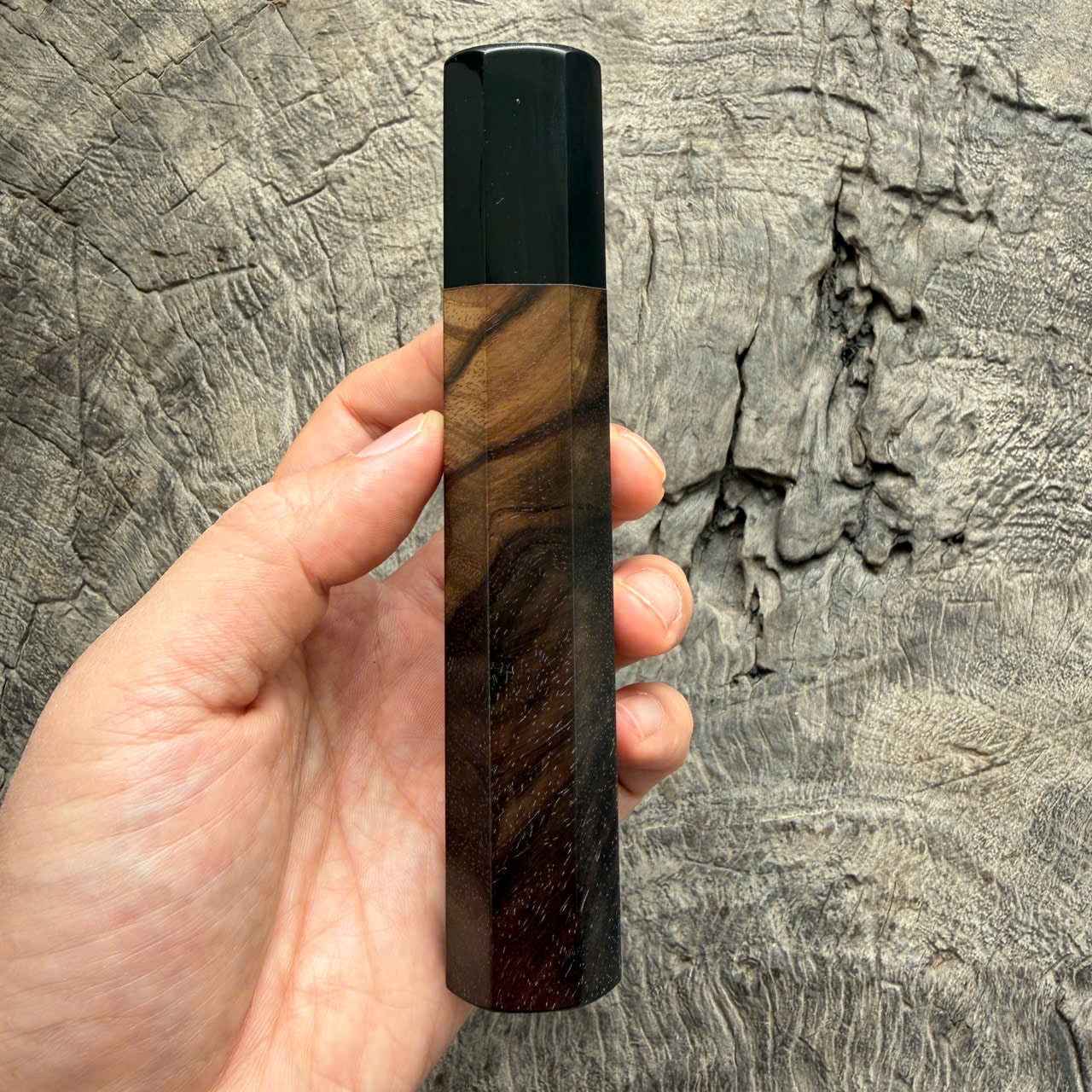 I - 21 Rare Siamese Rosewood Wa handle, Black Horn ferrule - 145 mm