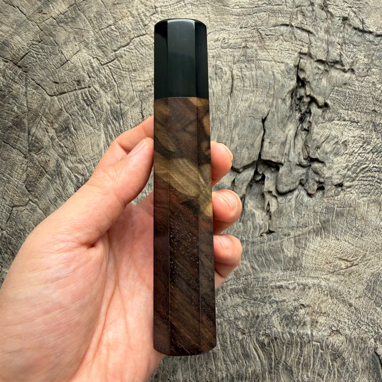 I - 21 Rare Siamese Rosewood Wa handle, Black Horn ferrule - 145 mm