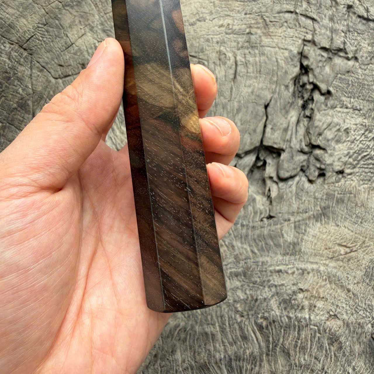 I - 21 Rare Siamese Rosewood Wa handle, Black Horn ferrule - 145 mm