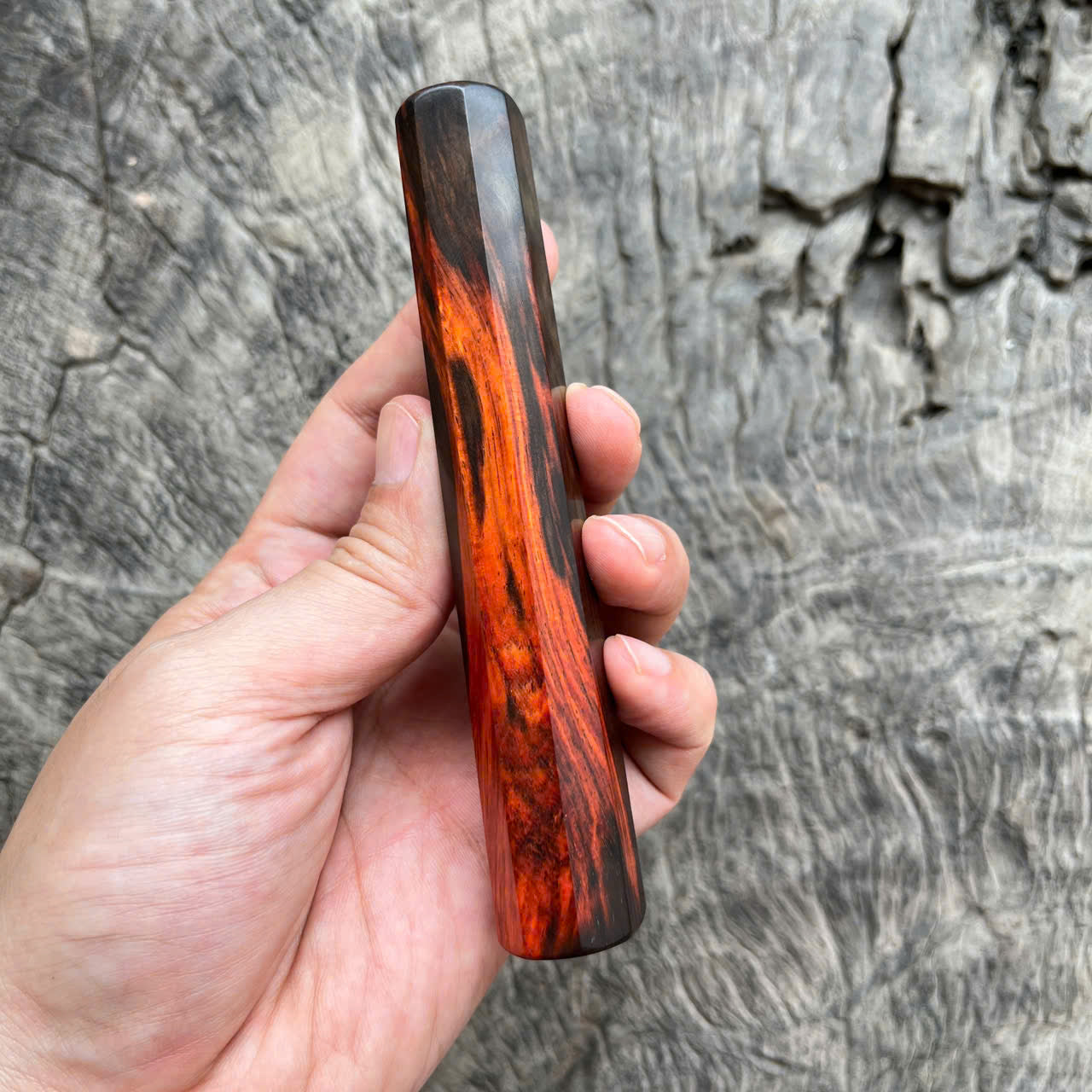 I- 16 Nice Red Black Siam Rosewood Wa handle, Mono, 130 mm