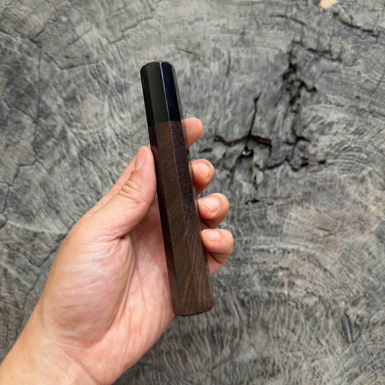 I -7 Curly Black Siamese Rosewood Wa handle, Black horn ferrule, 145 mm handle