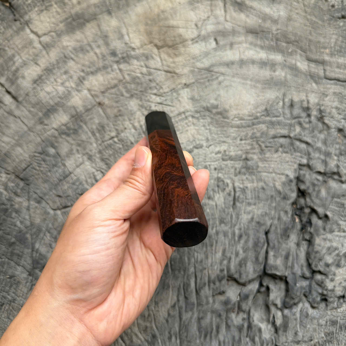 I- 69 Siamese Rosewood Wa handle, Black Horn Ferrule, 135mm handle
