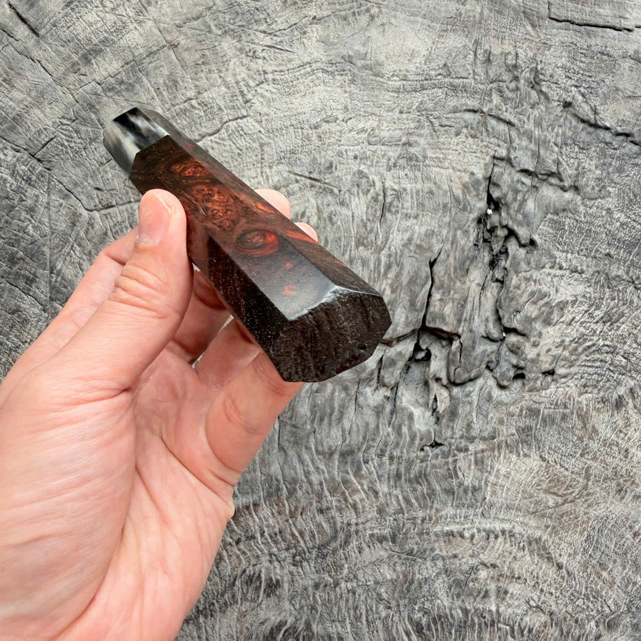 I - SUPER Siamese Rosewood Burl Wa handle, Live Edge, Cool black white horn Ferrule,  145mm handle