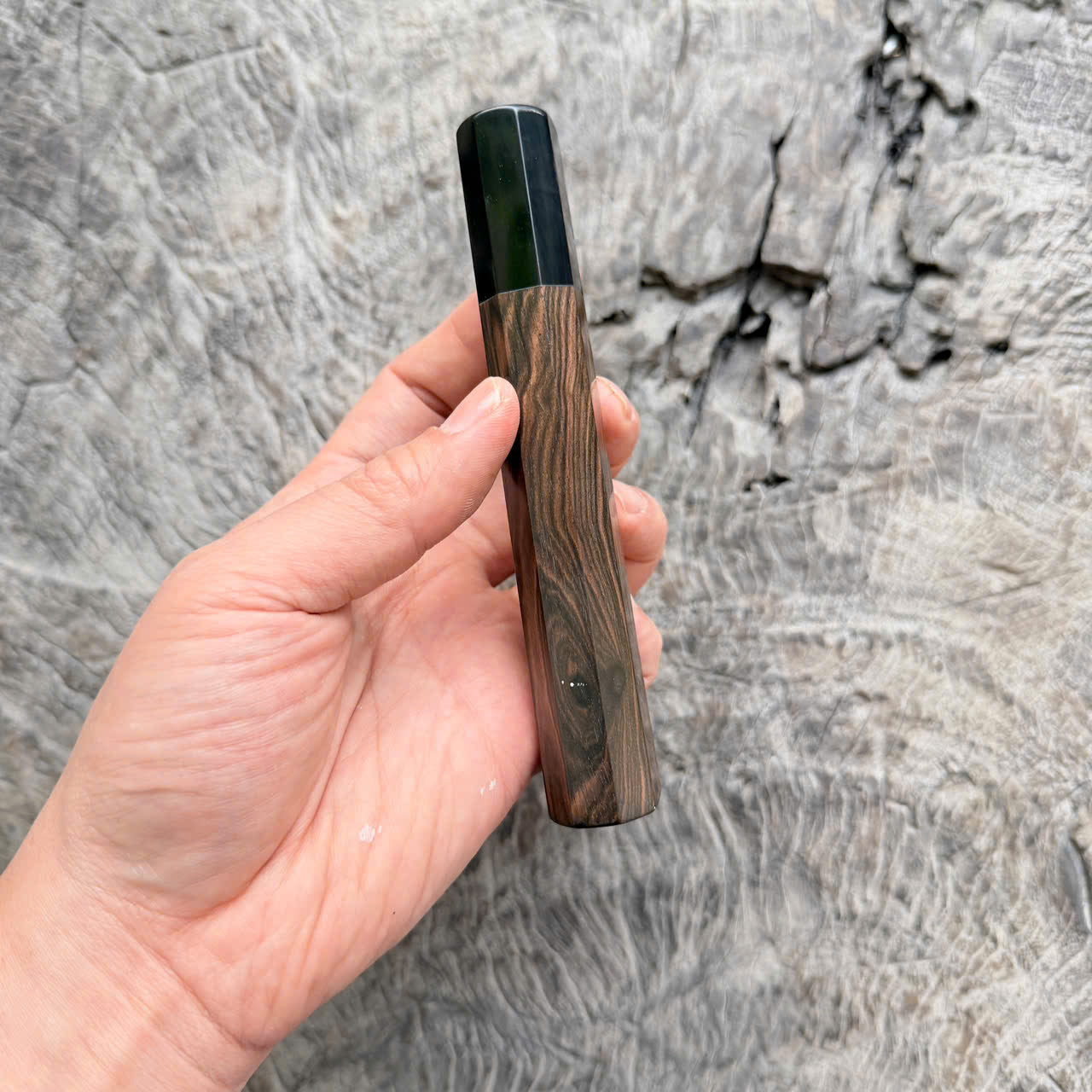 I- 16 Madagascar ebony Wa handle, Black horn Ferrule - 135mm