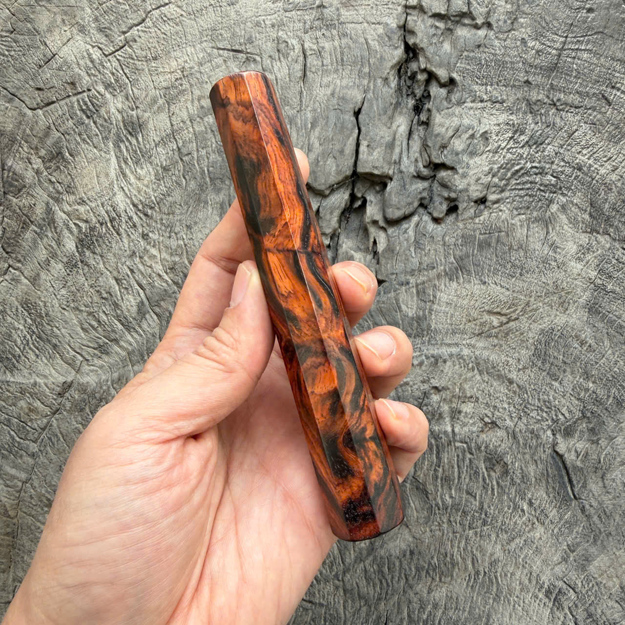 I- 11 Cool Black Red Siamese Rosewood Wa handle, Mono - 135mm