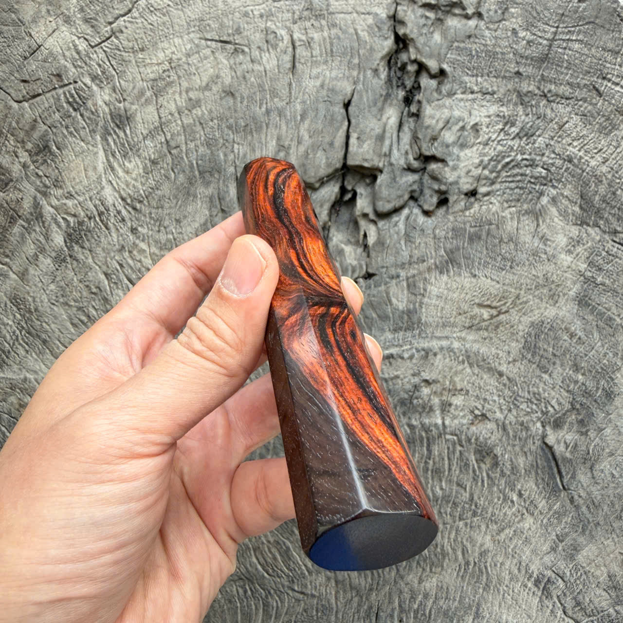 I- 11 Cool Black Red Siamese Rosewood Wa handle, Mono - 135mm