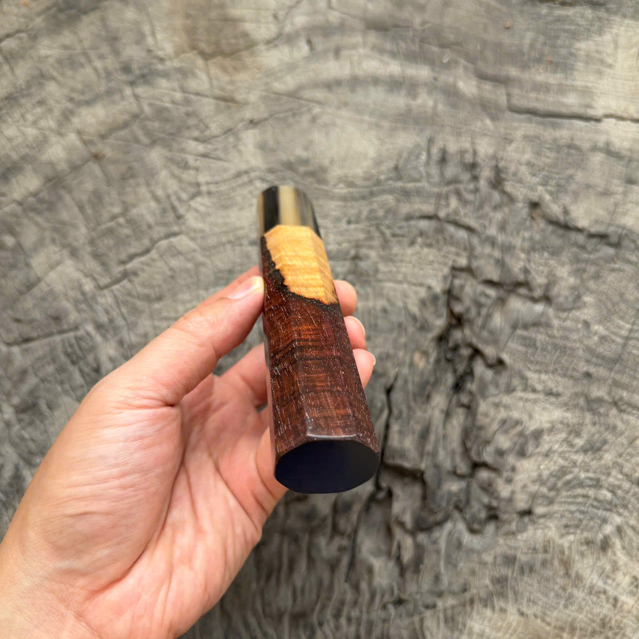 I - 6 Two Tone Curly Rosewood  Wa handle, Black White Horn Ferrulle, 145 mm handle