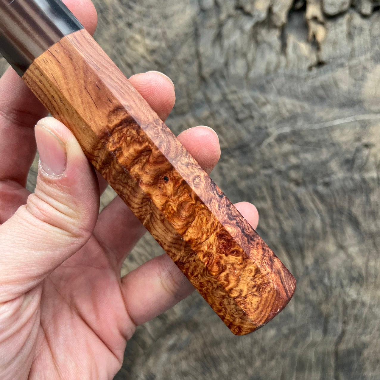 I- Super rare burl Rosewood Wa handle with marble horn - 135mm