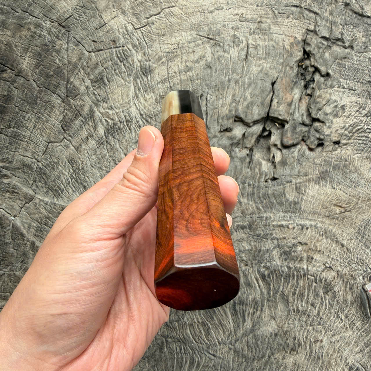 I - Curly Siamese Rosewood Wa handle with Horizontal grain, Marble horn ferrule,  145 mm handle