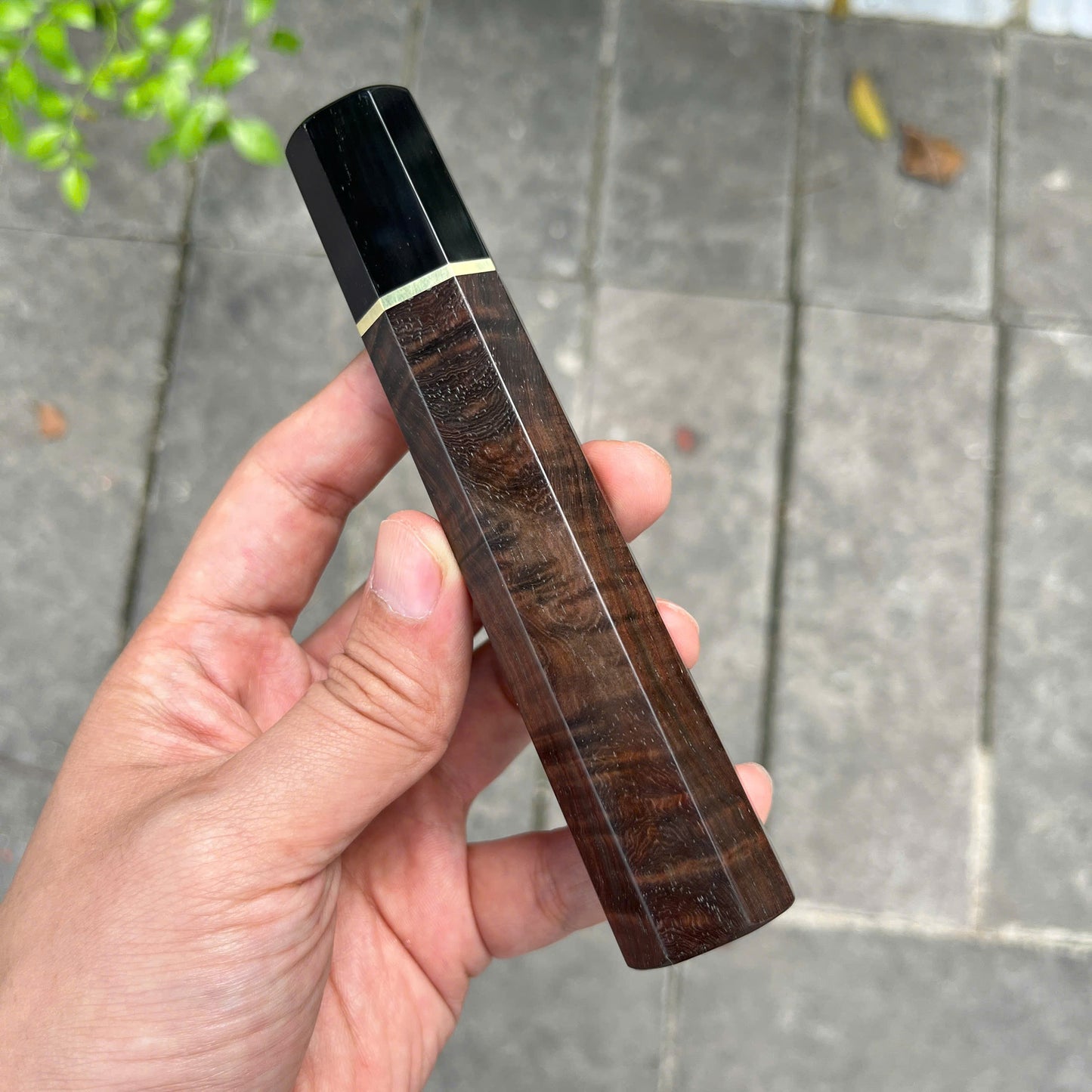 I- 8 Dark Curly Siamese Rosewood Wa handle, Black horn ferrule, Brass spacer- 135mm